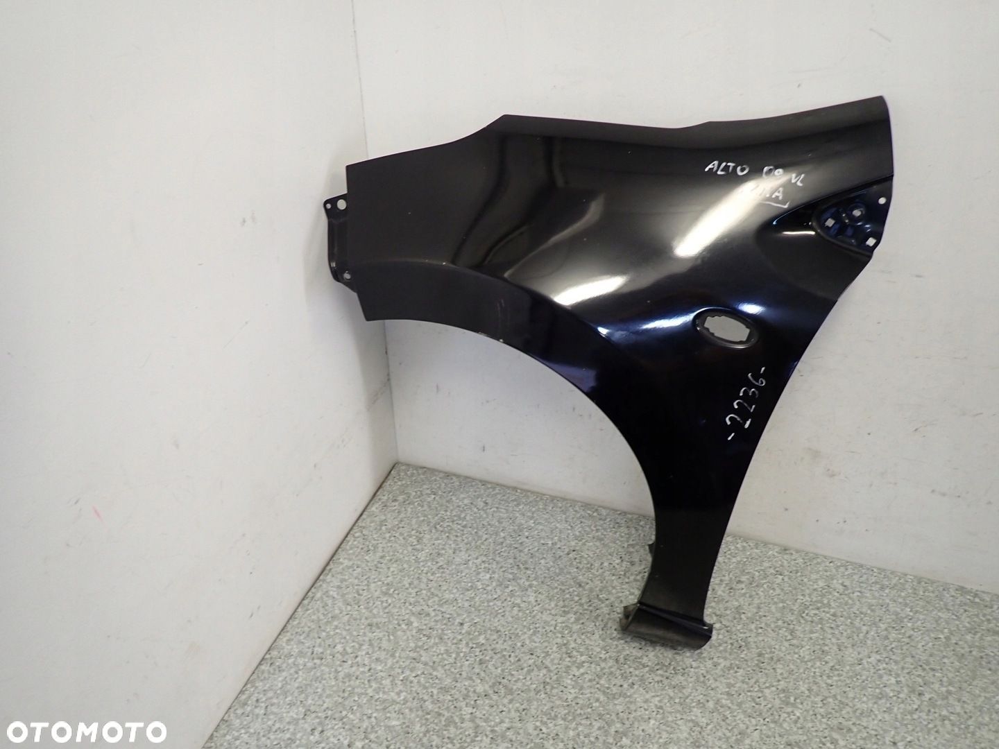 SUZUKI ALTO 5d 09-14 BŁOTNIK PRZEDNI LEWY ZMA - 1