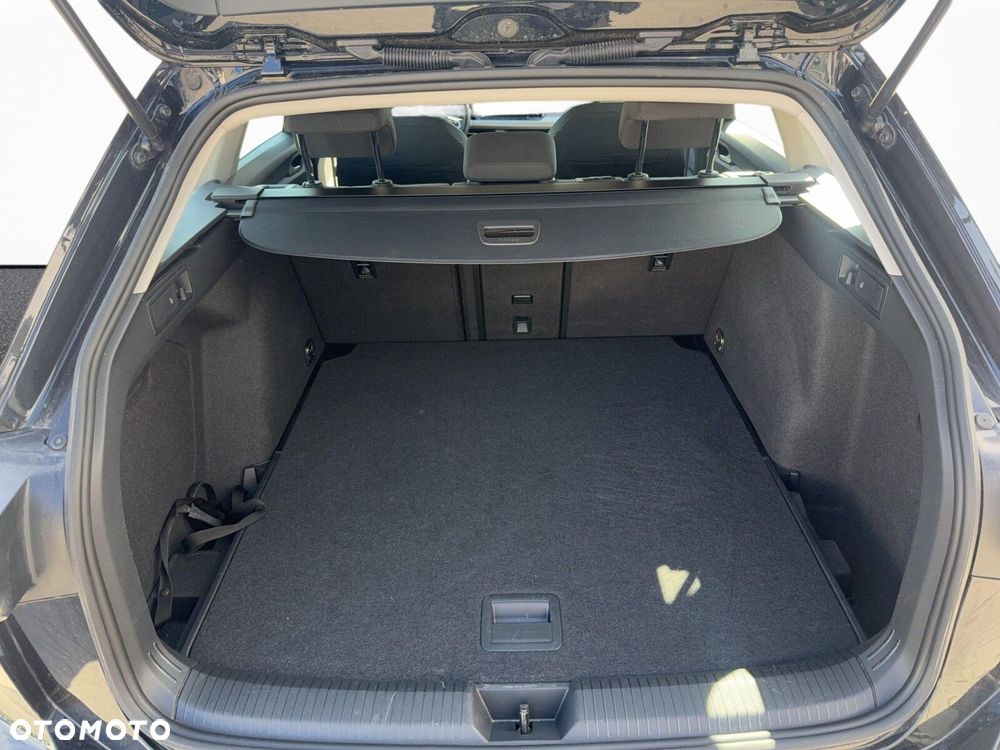Volkswagen Golf - 33