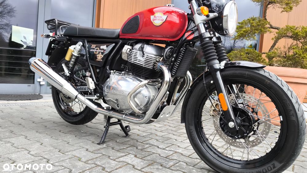 Royal Enfield Interceptor - 13