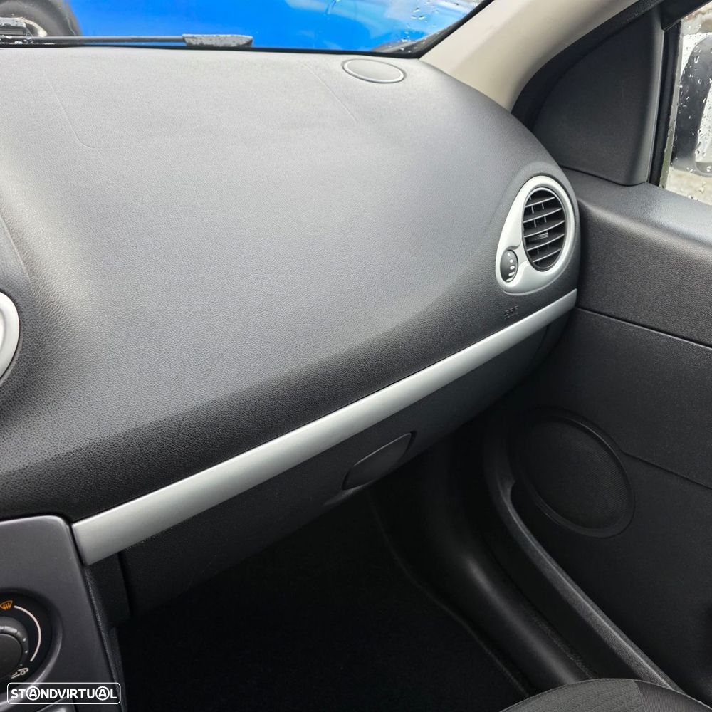 Renault Clio 1.5 dCi Dynamique S - 21