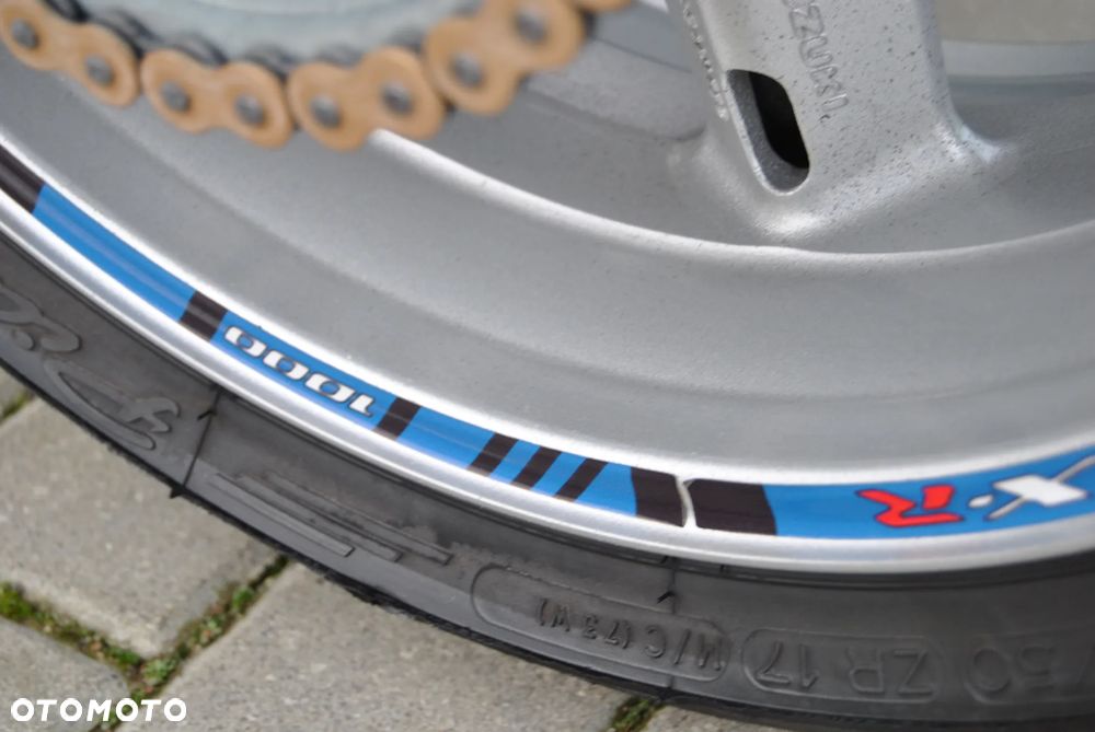 Suzuki GSX-R - 24