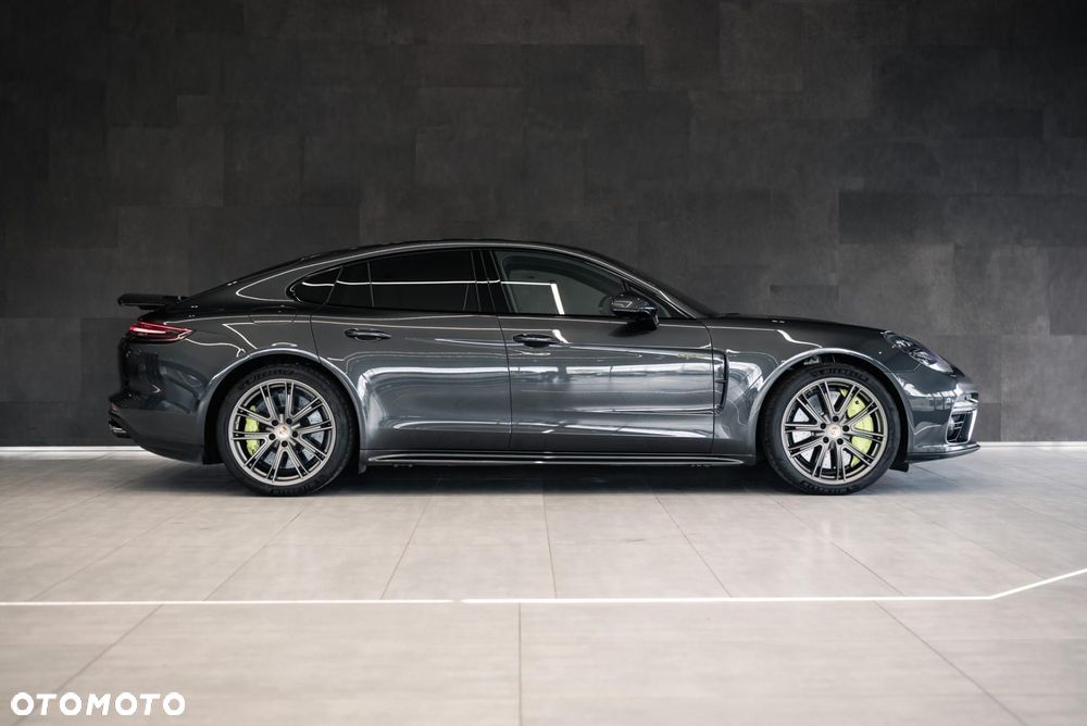 Porsche Panamera - 8