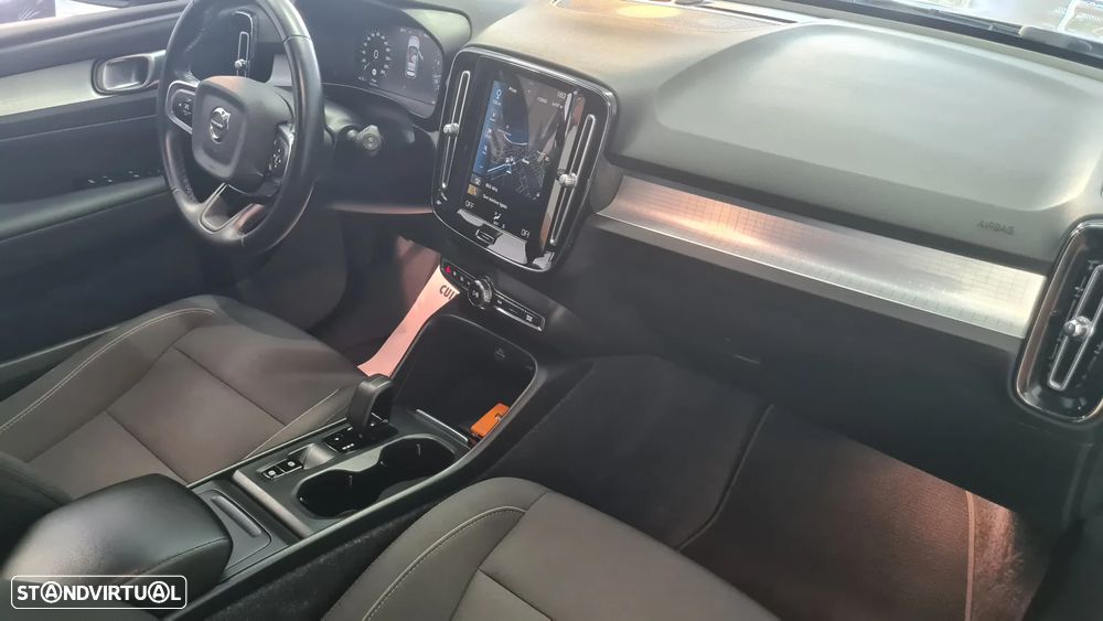 Volvo XC 40 1.5 T3 Momentum Geartronic - 28