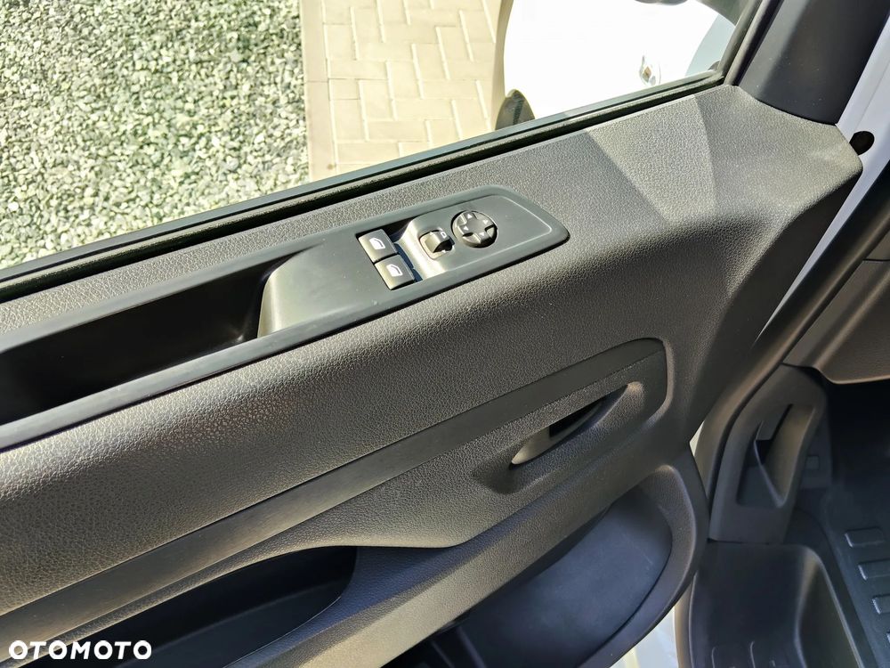 Opel Vivaro - 9