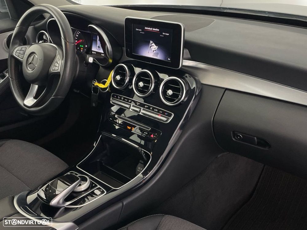 Mercedes-Benz C 350 e - 24