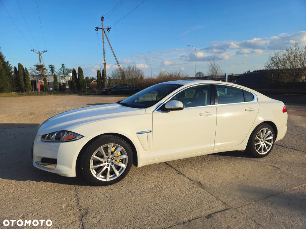 Jaguar XF 2.0 T Premium Luxury - 11