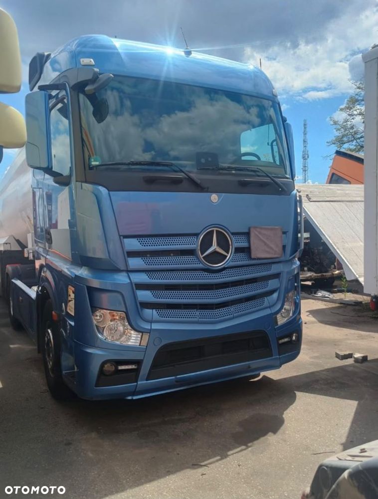 Mercedes-Benz ACTROS - 1