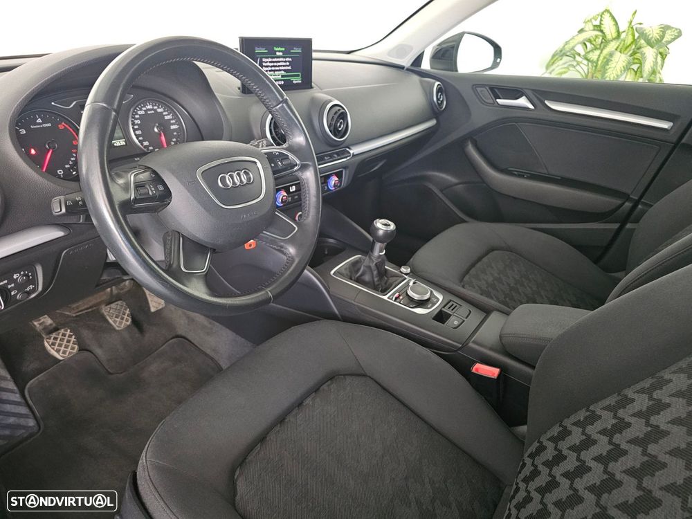 Audi A3 Sportback 1.6 TDI Attraction Ultra - 28