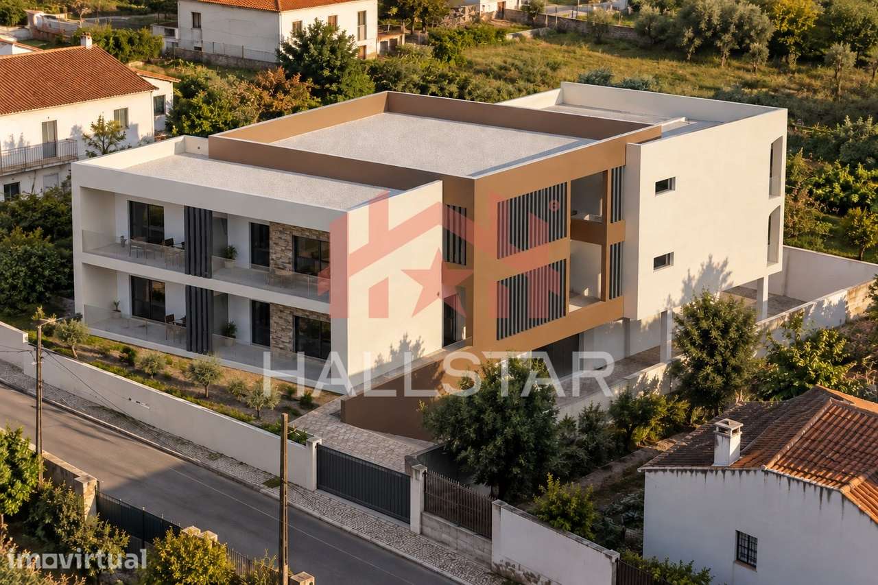 Apartamento T3 / Suíte e Closet / Garagem para 2 Carros / Barreira - Grande imagem: 2/13
