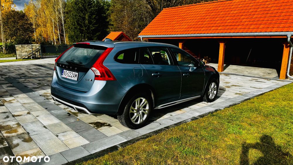 Volvo V60 Cross Country - 11