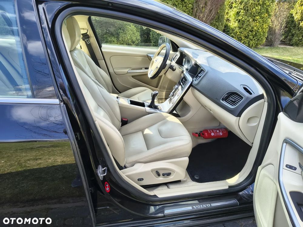 Volvo V60 D2 Kinetic - 20