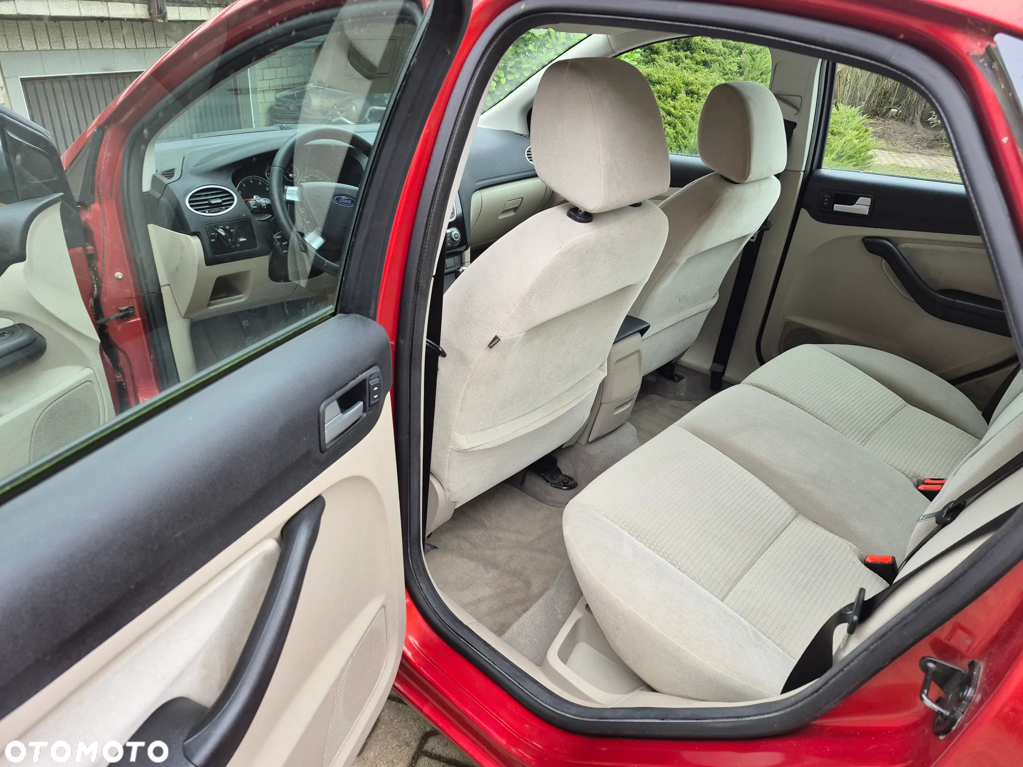 Ford Focus 1.8 Ghia - 8