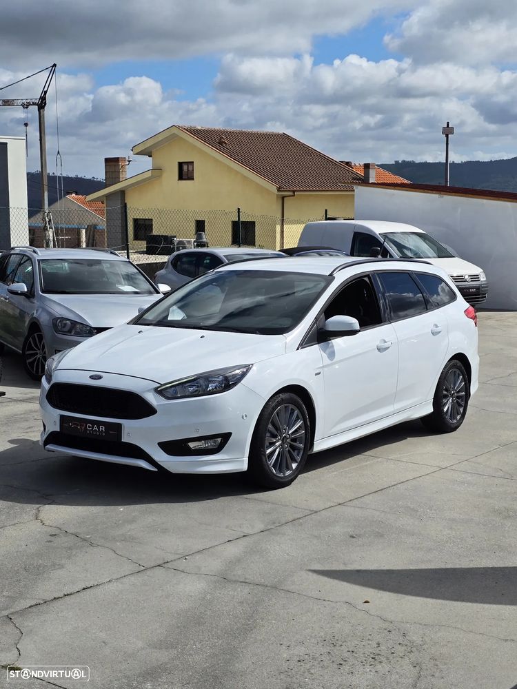 Ford Focus SW 1.0 EcoBoost S&S ST-LINE - 20
