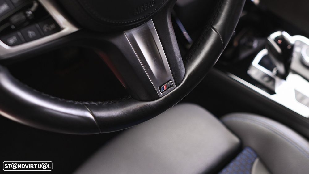 BMW 116 d Pack Desportivo M Auto - 38