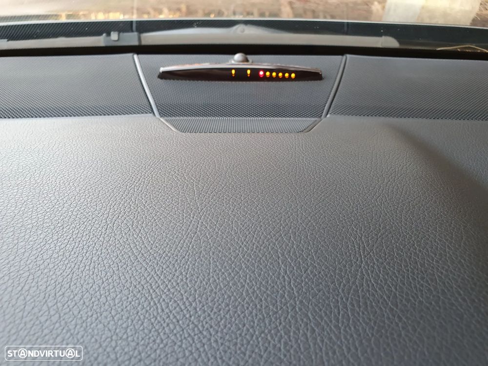 Mercedes-Benz E 300 Bluetec Hybrid Avantgarde - 13