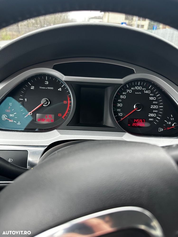 Audi A6 2.0 TDI DPF Multitronic Avant - 24