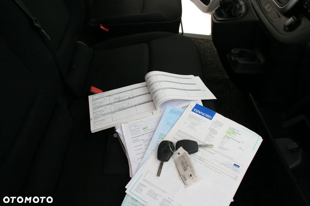 Renault TRAFIC - 24