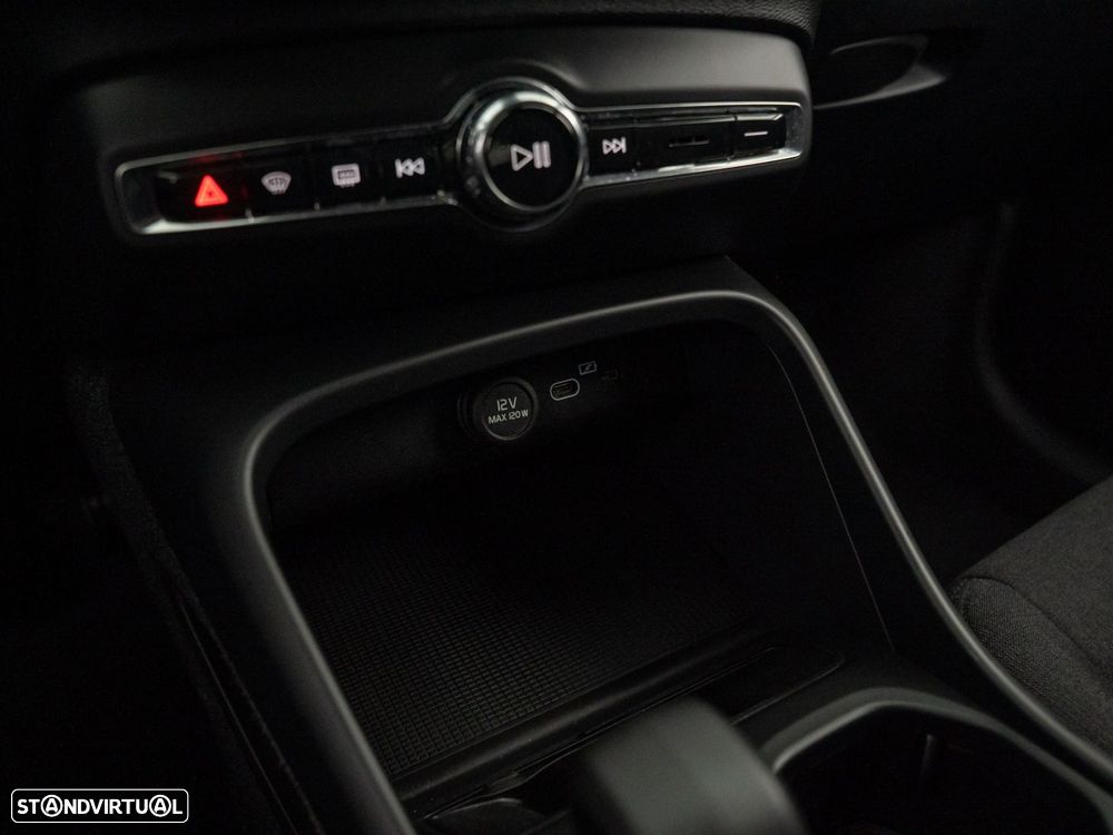 Volvo XC 40 - 25