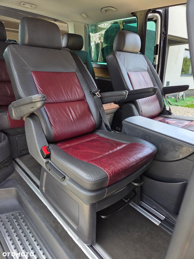 Volkswagen Multivan - 13
