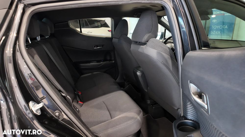 Toyota C-HR Club - 34