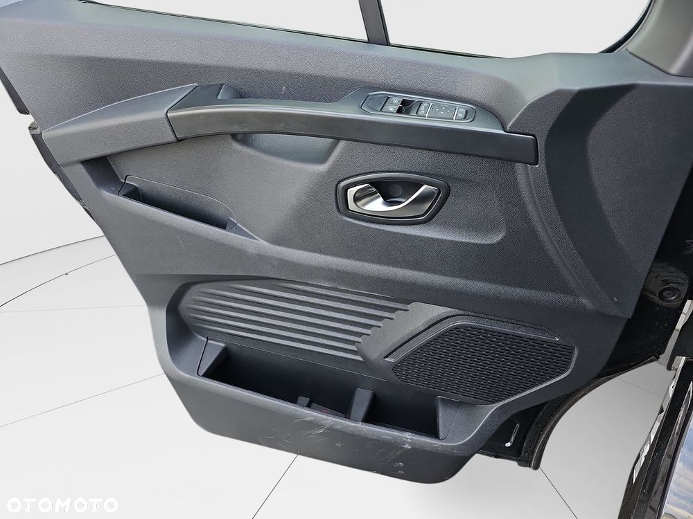 Renault Trafic - 16