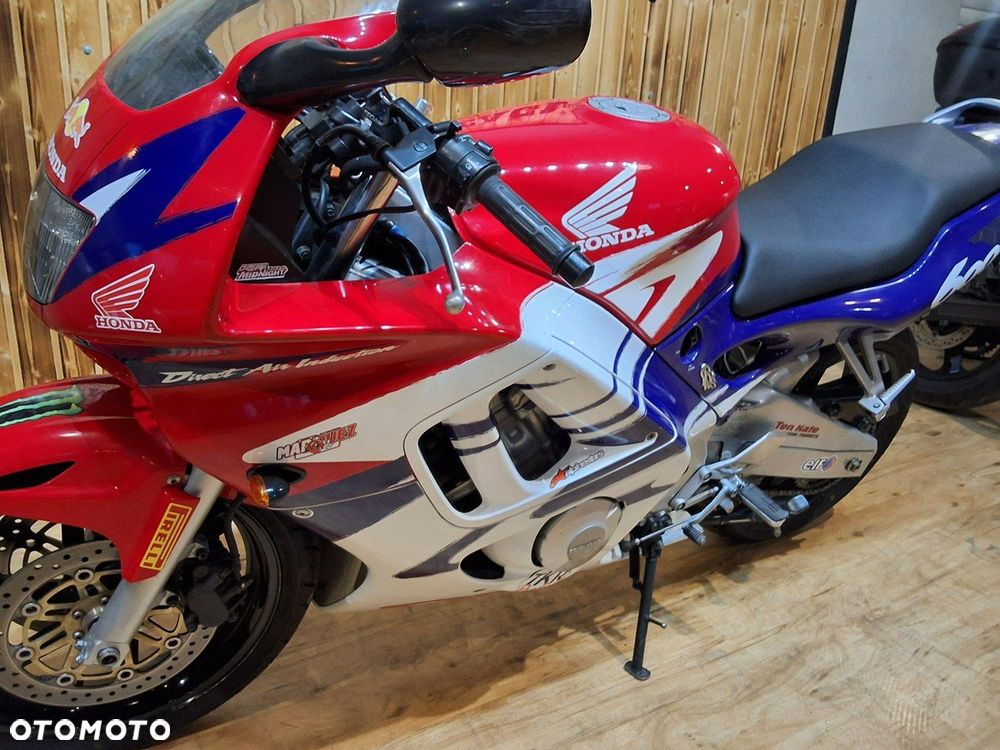 Honda CBR - 9