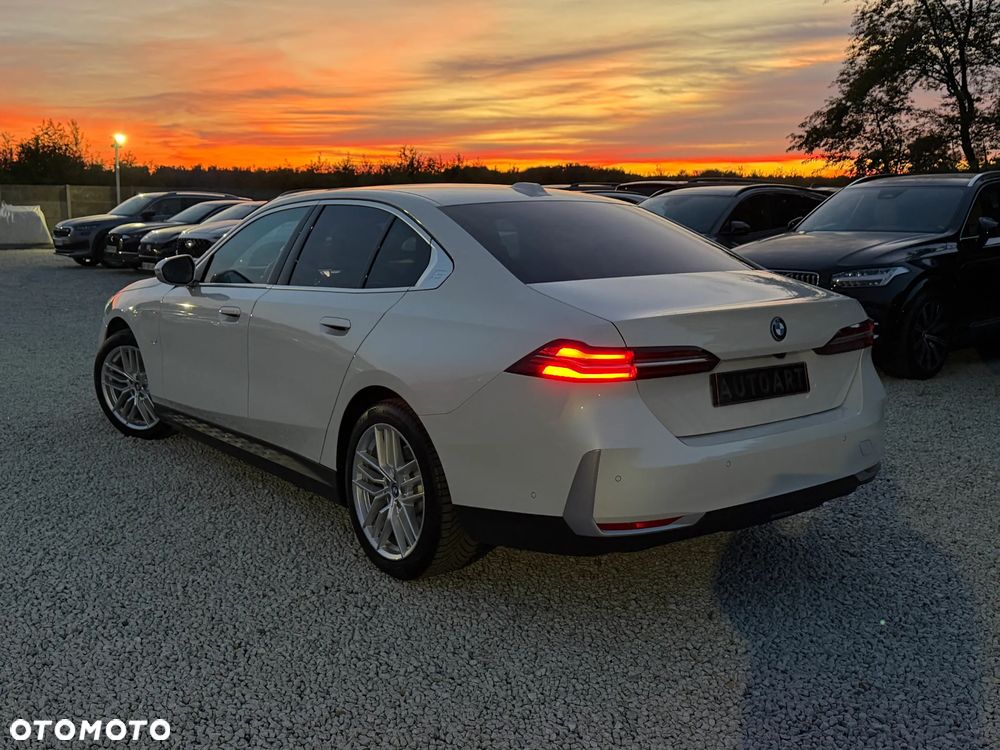 BMW Seria 5 530e xDrive - 11