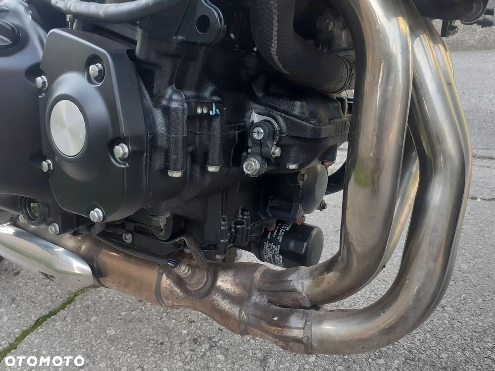 Kawasaki Z 900 RS - 22