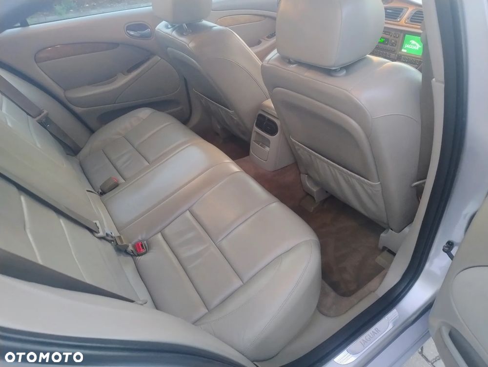 Jaguar S-Type 4.0 V8 - 20