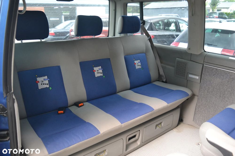 Volkswagen Multivan Standard - 18