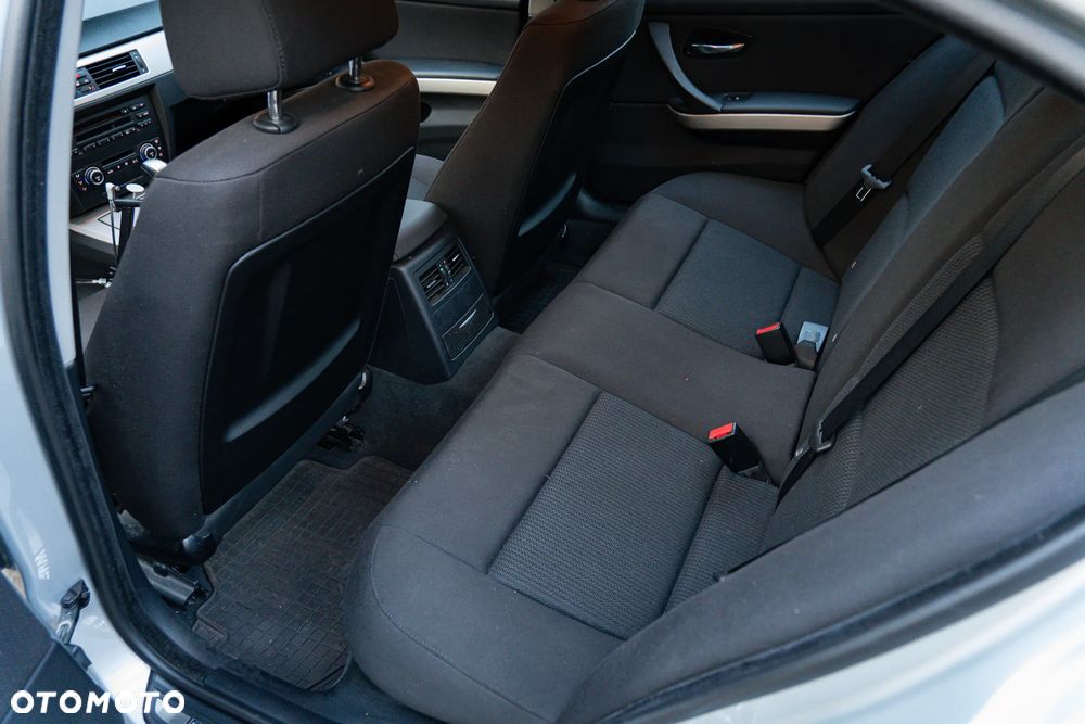 BMW Seria 3 320d DPF - 23