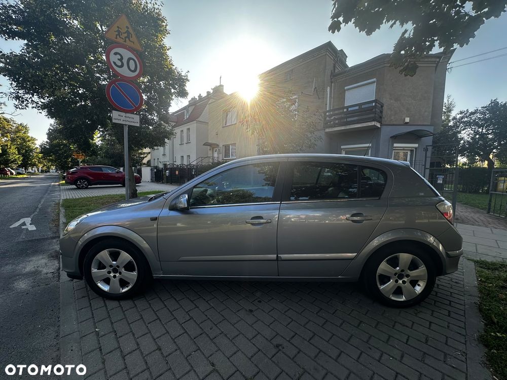 Opel Astra 1.9 CDTI Sport - 2