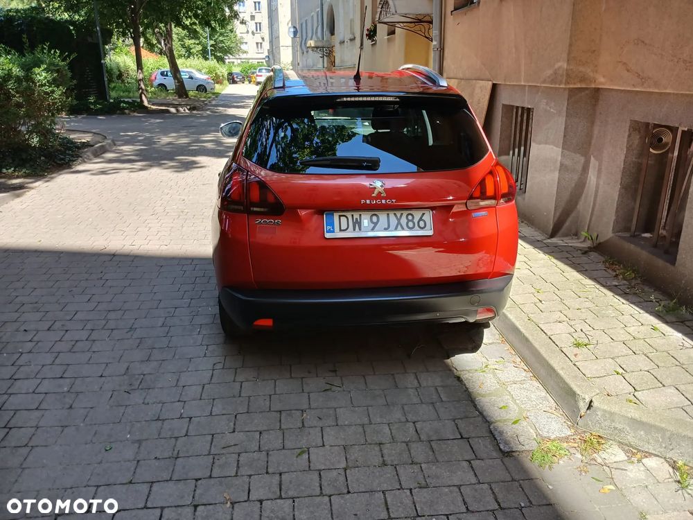 Peugeot 2008 1.2 Pure Tech Allure S&S - 5