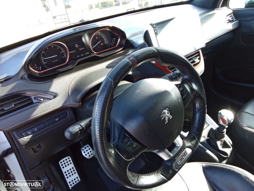 Peugeot 208 1.6 THP GTi - 12