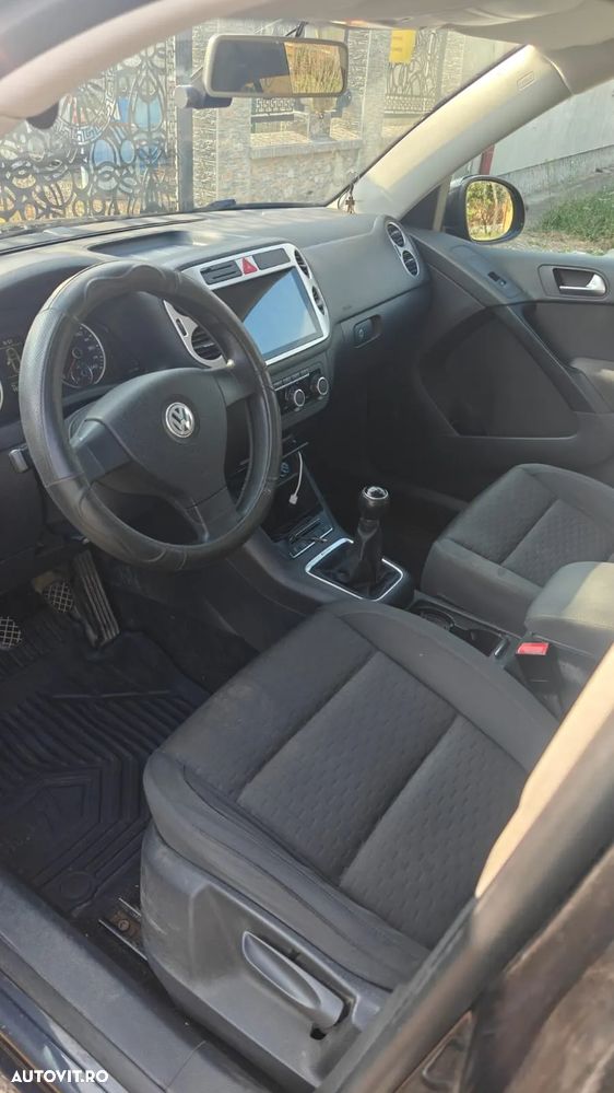 Volkswagen Tiguan - 10