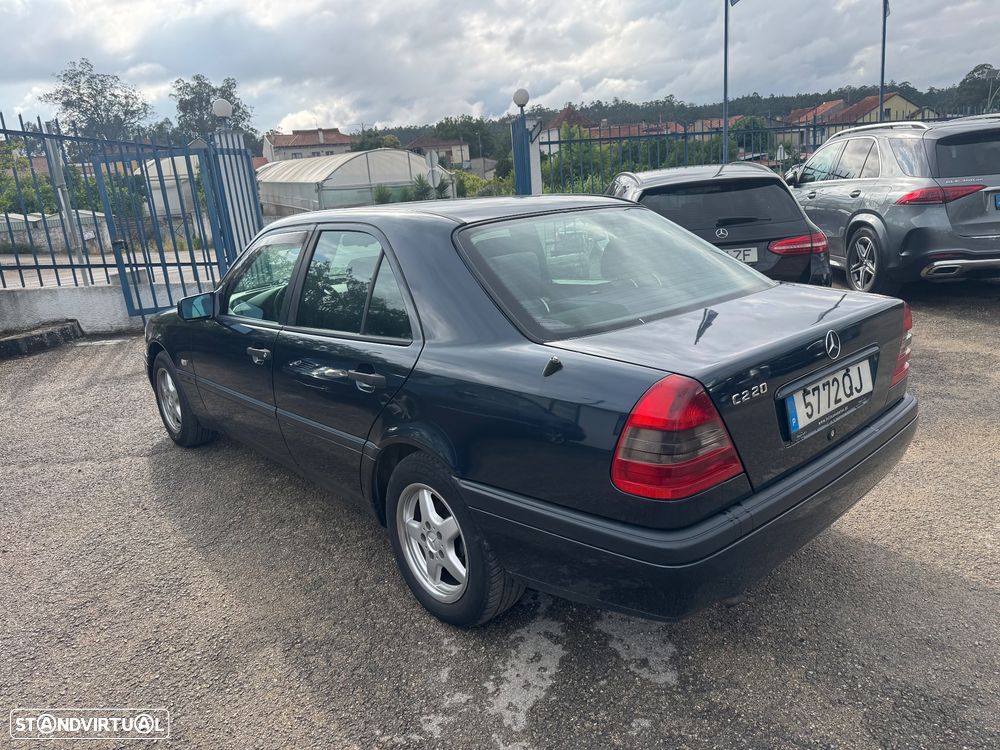 Mercedes-Benz C 220 D Classic - 23