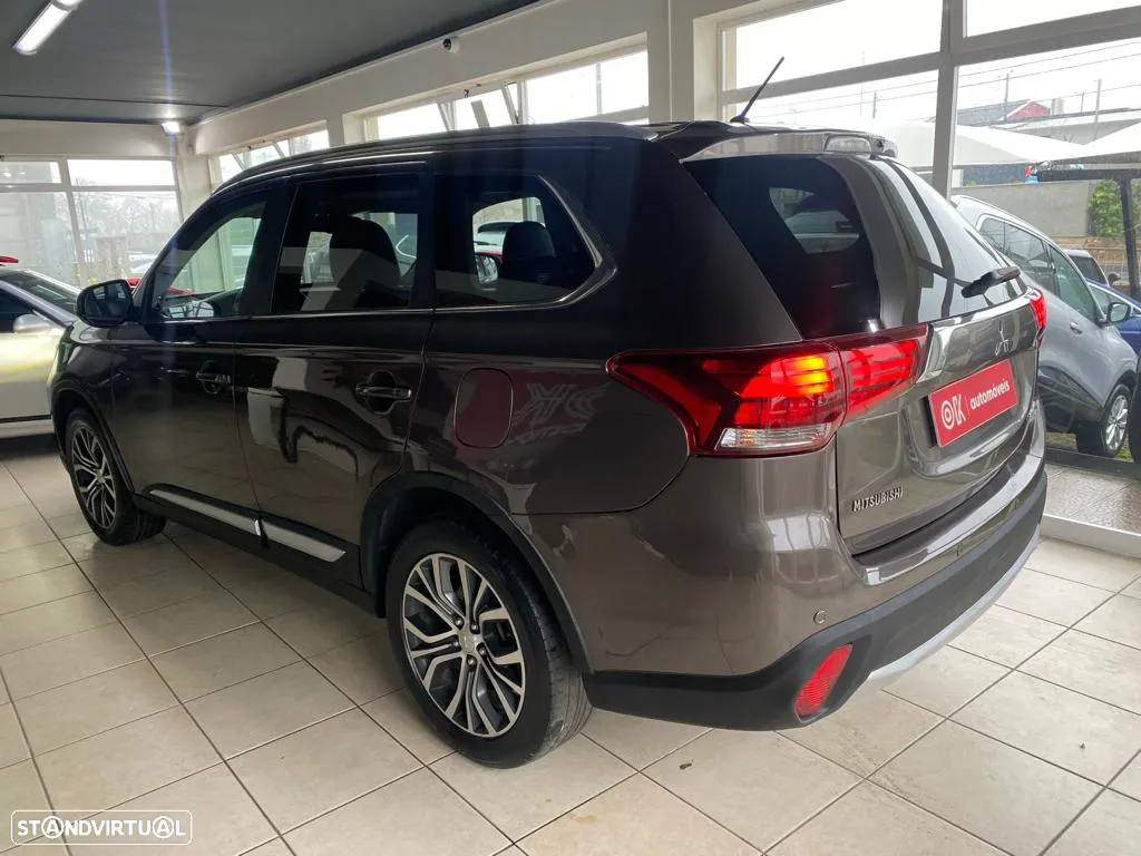 Mitsubishi Outlander 2.2 DI-D Intense - 37