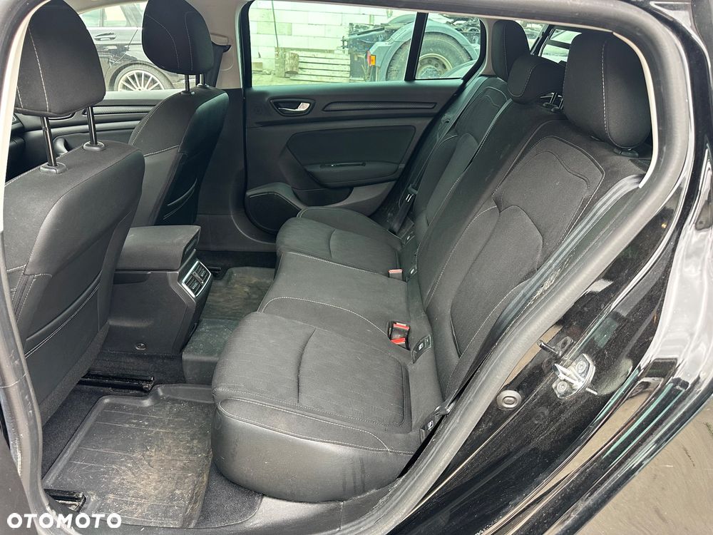Renault Megane TCe 140 GPF LIMITED - 28