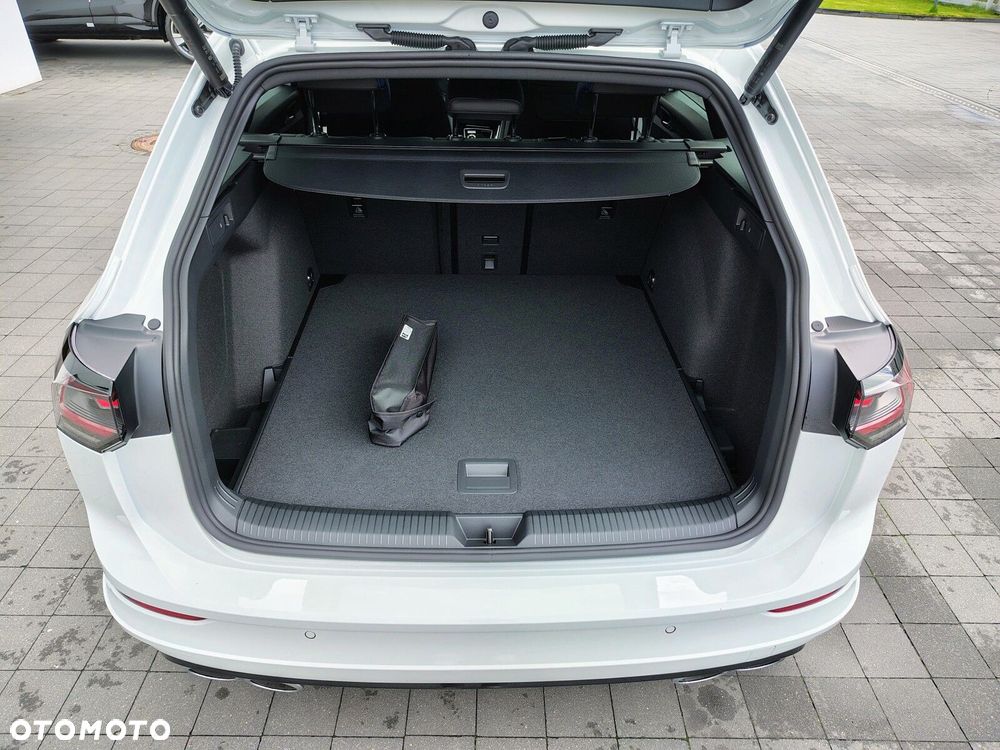 Volkswagen Golf Variant - 11