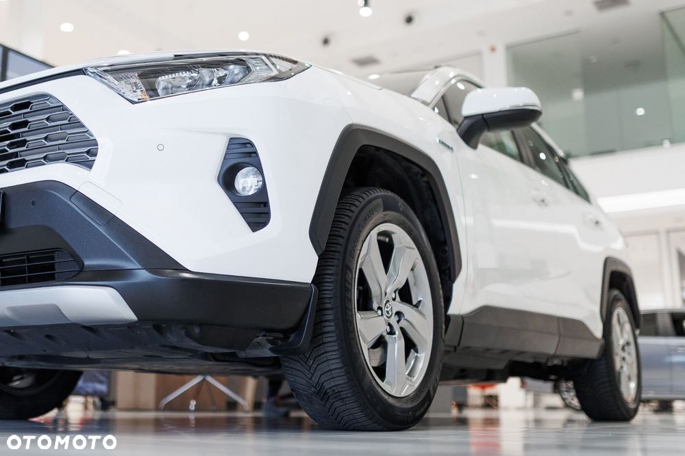 Toyota RAV4 - 11