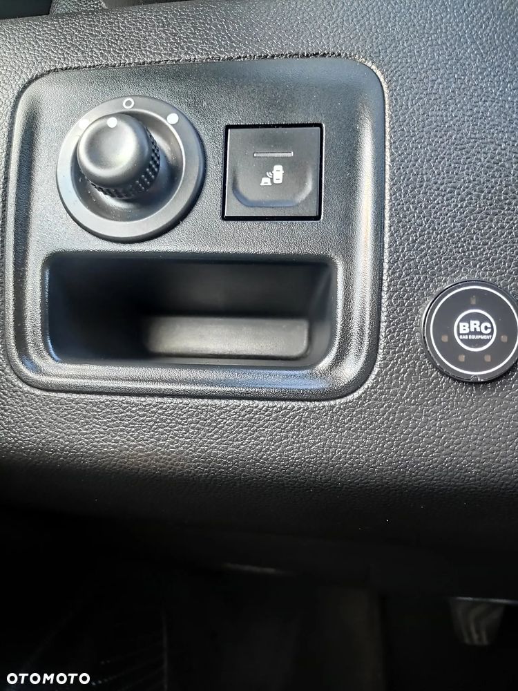 Dacia Duster 1.6 SCe Ambiance S&S - 20