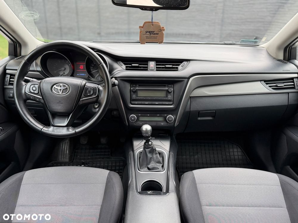 Toyota Avensis 1.8 Active - 10
