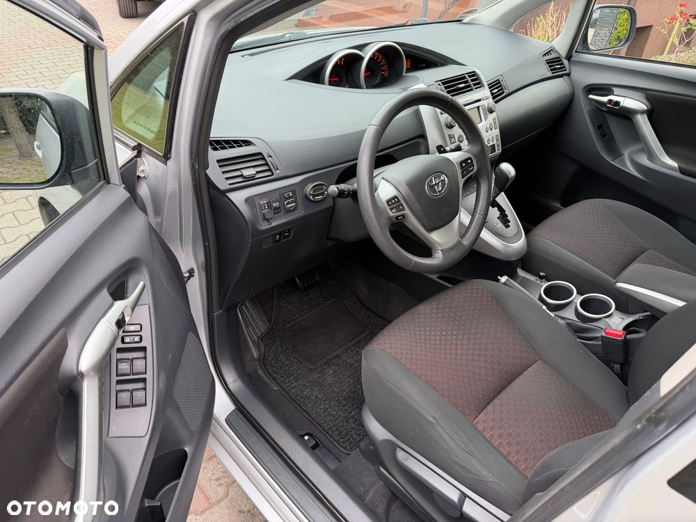 Toyota Verso 1.8 Multidrive Edition - 17