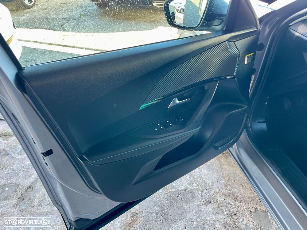 Peugeot 2008 1.2 PureTech Allure - 7