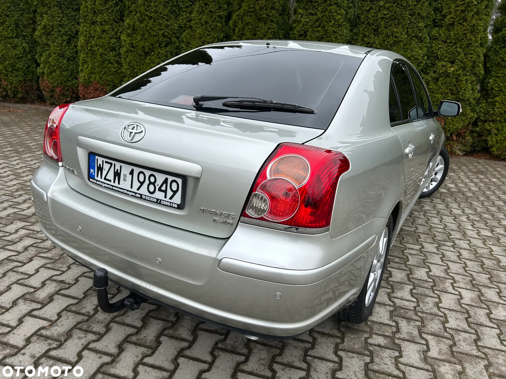 Toyota Avensis 2.0 D-4D - 14