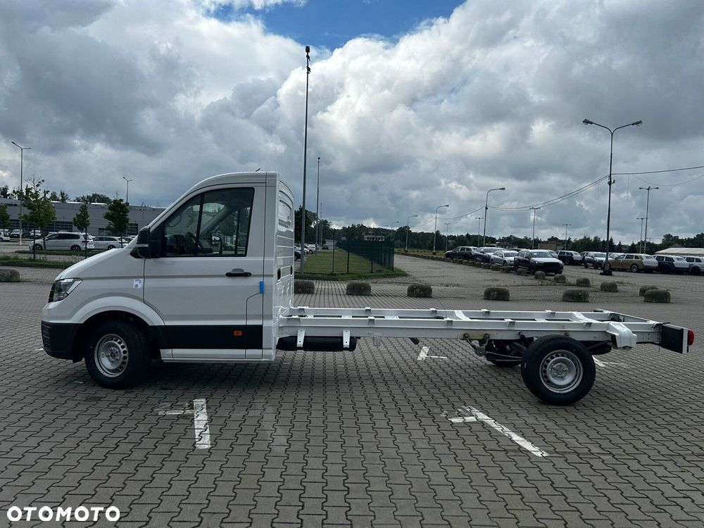 Volkswagen Crafter Podwozie z pojedynczą kabiną silnik: 2,0 l EURO VI SCR 163 KM / skrzynia biegów: Przedni napęd automatyczna 8-biegowa rozstaw osi: 4490 mm - 8