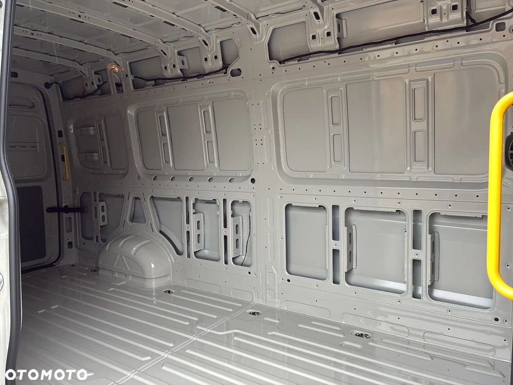 Volkswagen Crafter 35 Furgon L4H3, 2.0TDI 140KM, 4490mm, Wysoki dach - 10