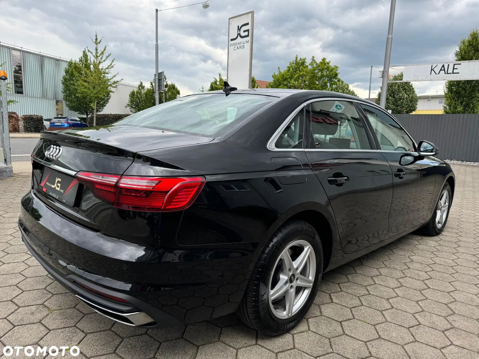 Audi A4 - 1