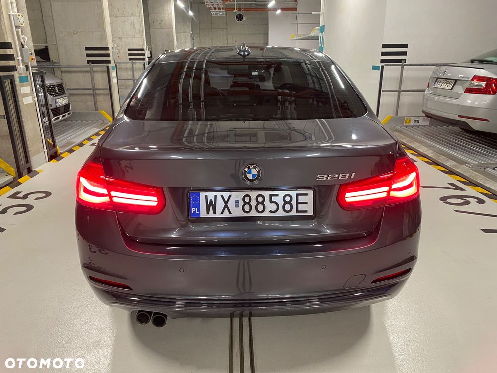 BMW Seria 3 328i Sport Line - 7
