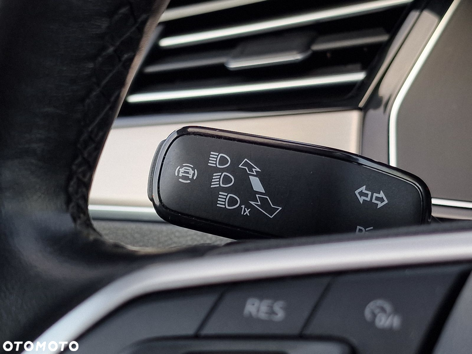 Volkswagen Passat 2.0 TDI Elegance DSG - 34